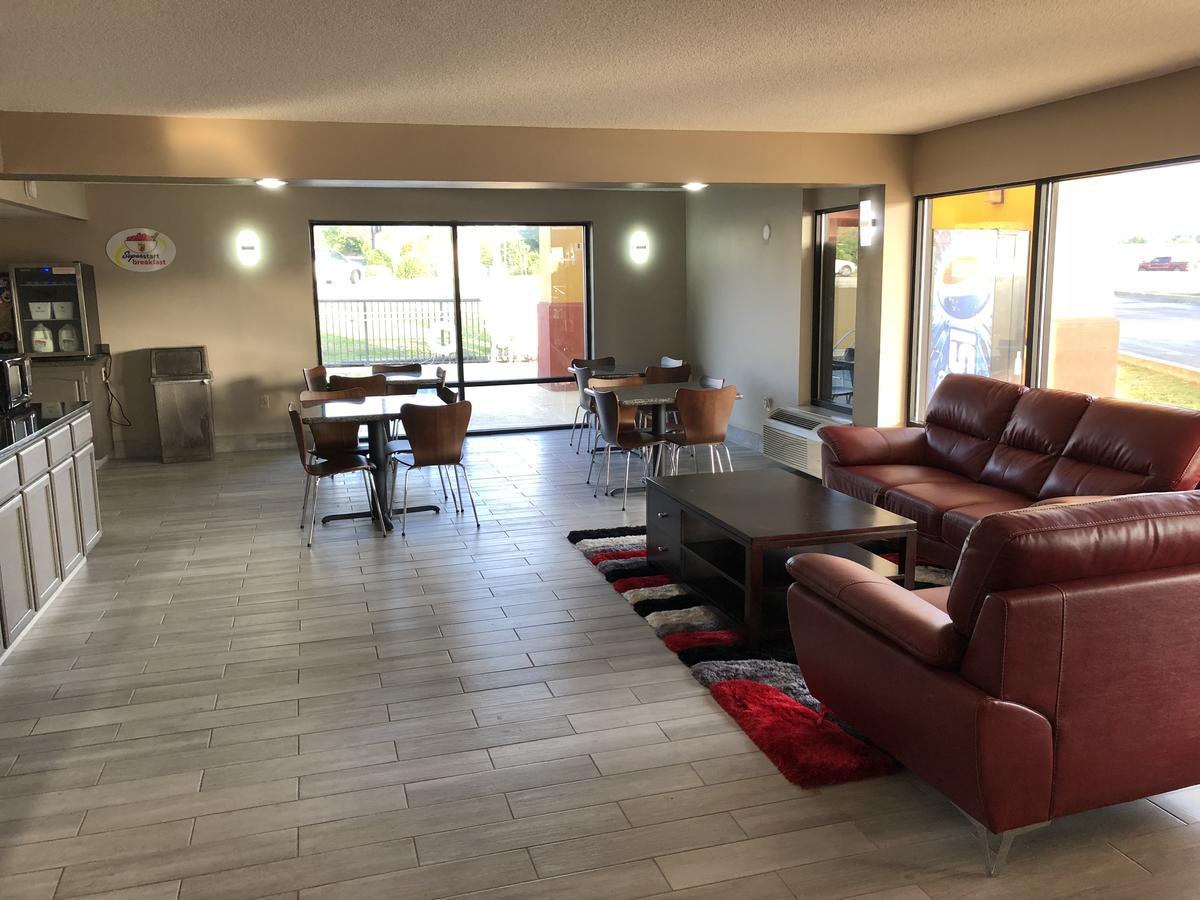 Super 8 By Wyndham Orangeburg Near I-26 Hotel Exterior photo