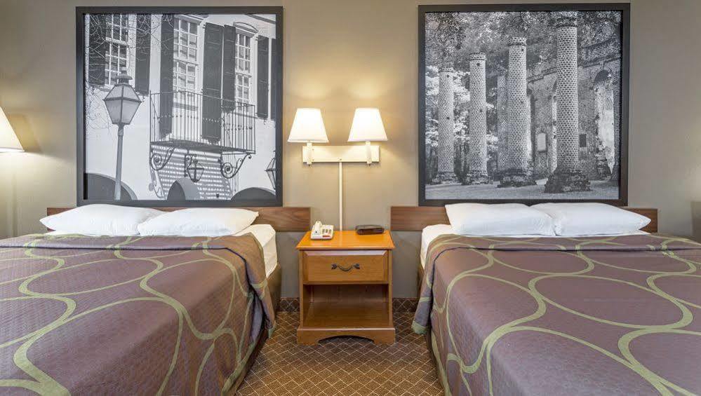 Super 8 By Wyndham Orangeburg Near I-26 Hotel Exterior photo