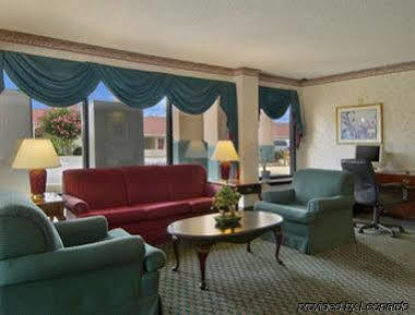 Super 8 By Wyndham Orangeburg Near I-26 Hotel Exterior photo